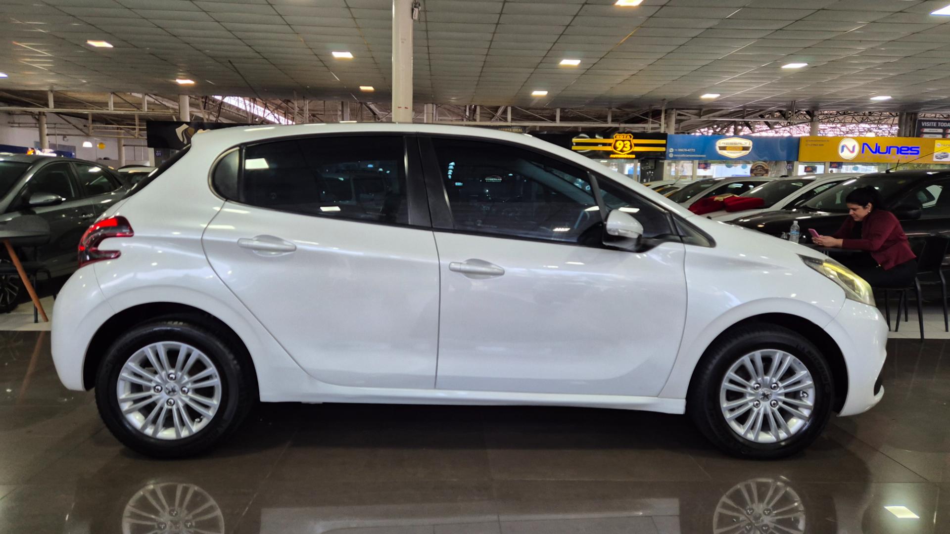 PEUGEOT 208 allure 1.6 flex 16v 5p aut.