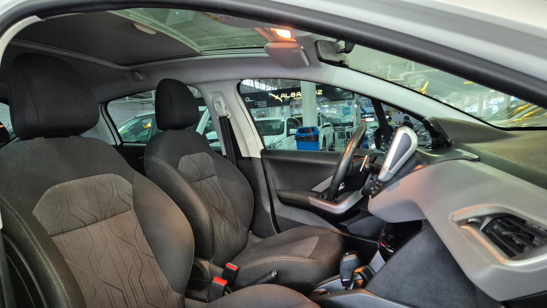 PEUGEOT 208 allure 1.6 flex 16v 5p aut.