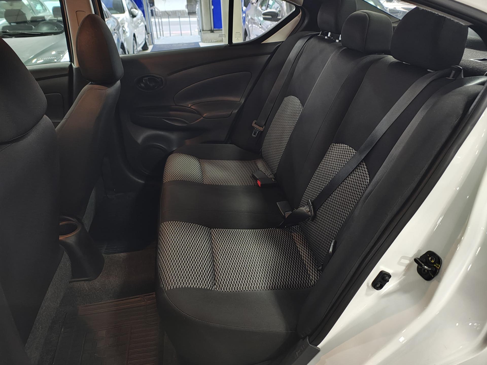 NISSAN VERSA