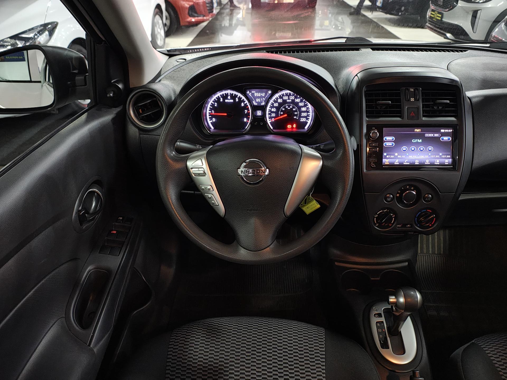 NISSAN VERSA