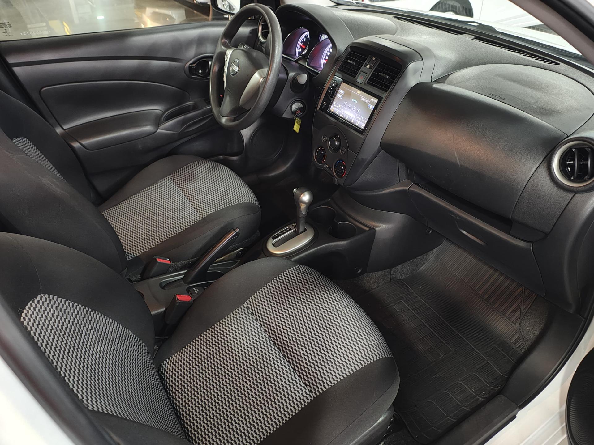 NISSAN VERSA
