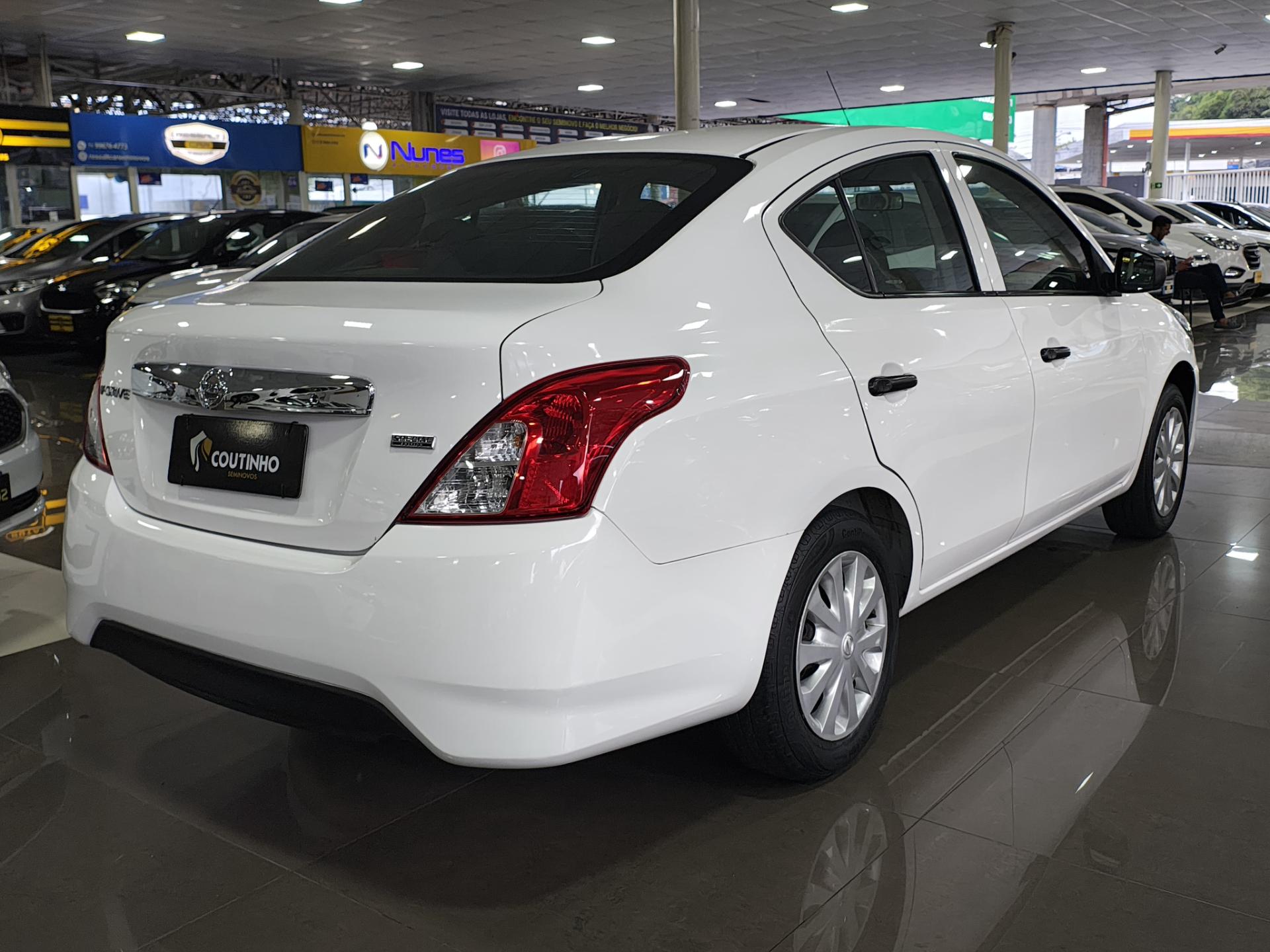 NISSAN VERSA