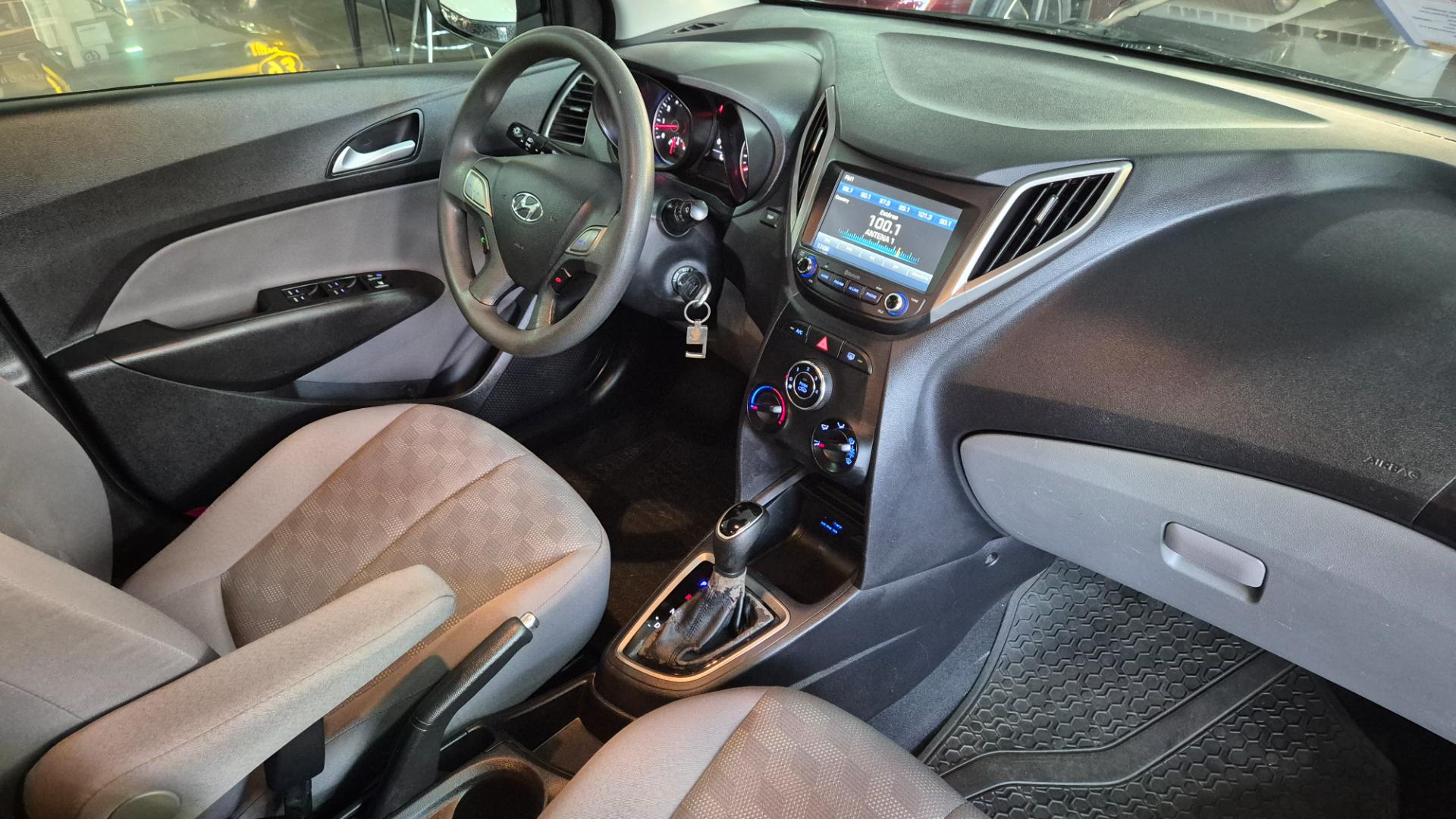 HYUNDAI hb20s 1.6 comfort style 16v flex 4p automatico