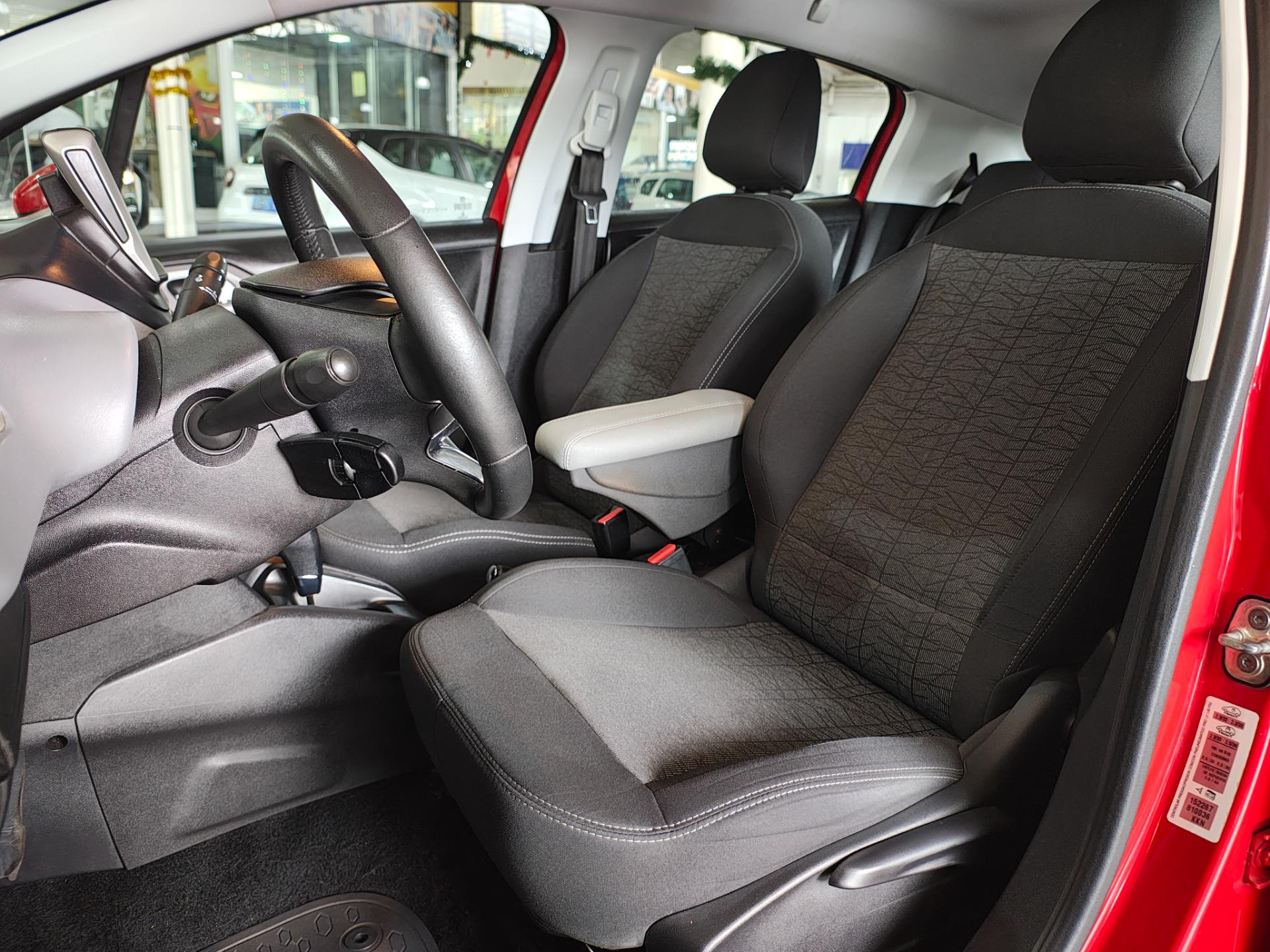 PEUGEOT 208 active 1.6 flex 16v 5p aut.