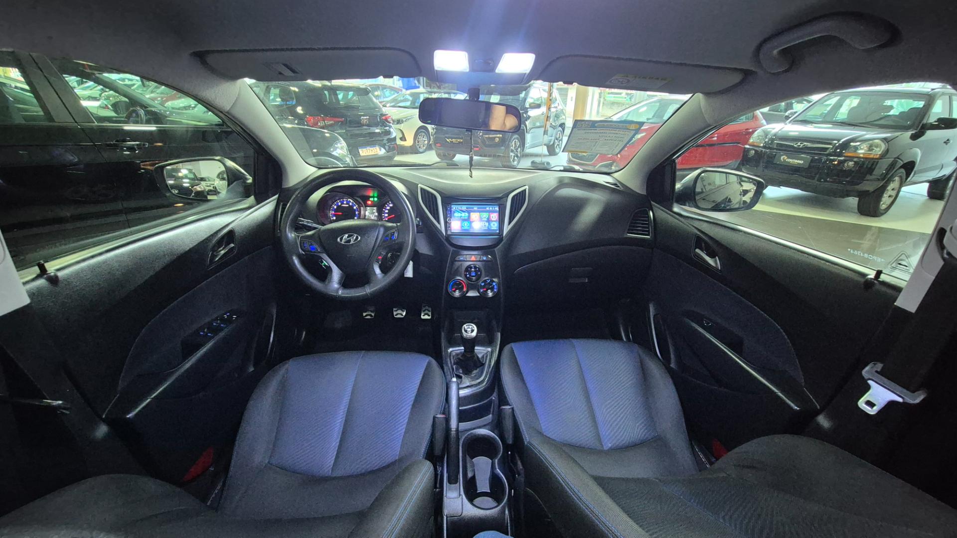 HYUNDAI hb20x 1.6 m style