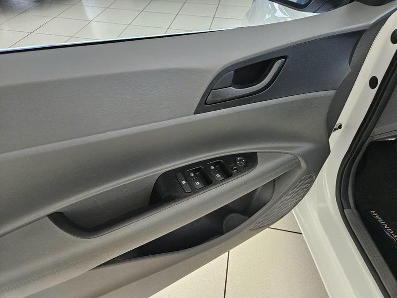 Hyundai HB20S Plus 1.0 Flex 12V Mec. - foto 9