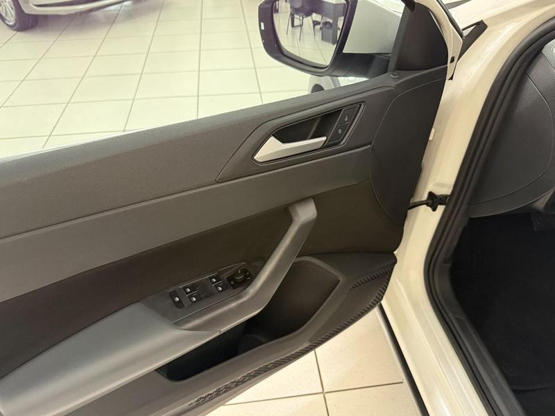 Volkswagen Nivus Highline 1.0 200 TSI Flex Aut. - foto 9