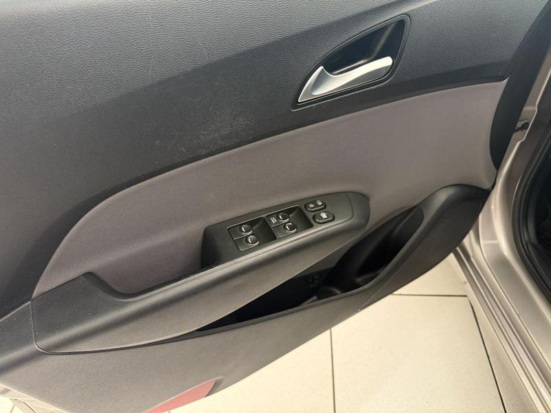 Hyundai HB20S 1.6 Comfort Plus 16V Flex 4P Automático - foto 8