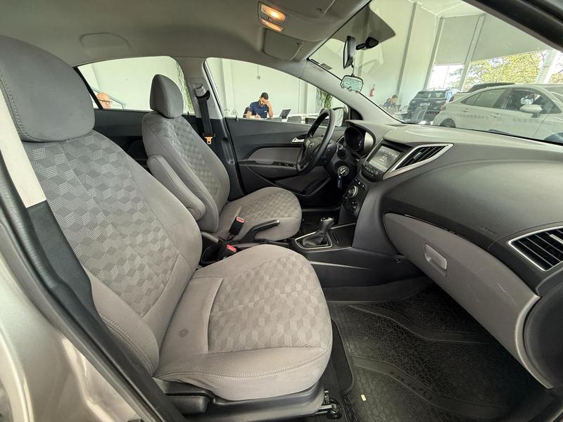 Hyundai HB20S 1.6 Comfort Plus 16V Flex 4P Automático - foto 14
