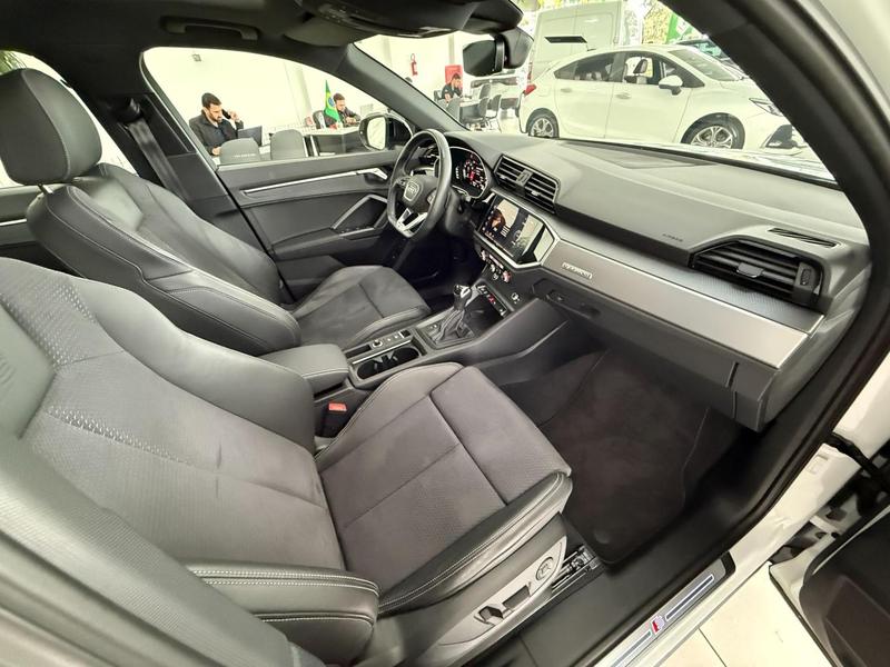 Audi Q3 Performance Black 2.0 4.0 TFSI Quattro Tiptronic - foto 19