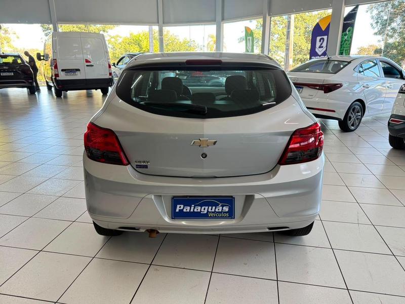 Chevrolet Onix Hatch LT 1.0 8V Flexpower 5P Mec. - foto 6