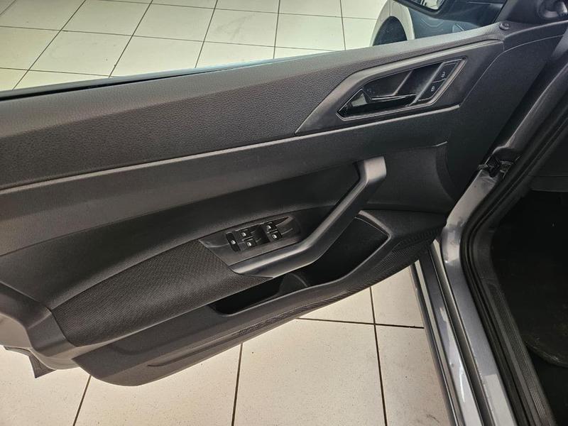 Volkswagen Polo 1.0 Flex 12V 5P - foto 8