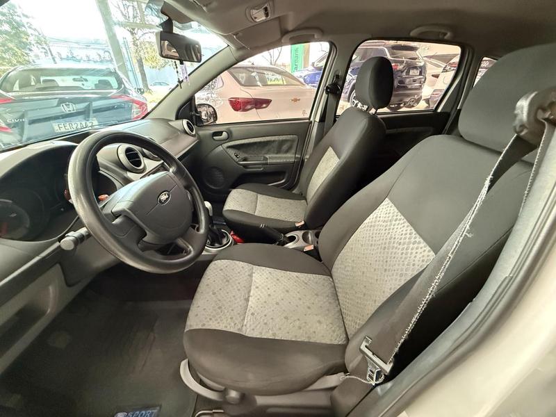 Ford Fiesta 1.6 Flex - foto 9