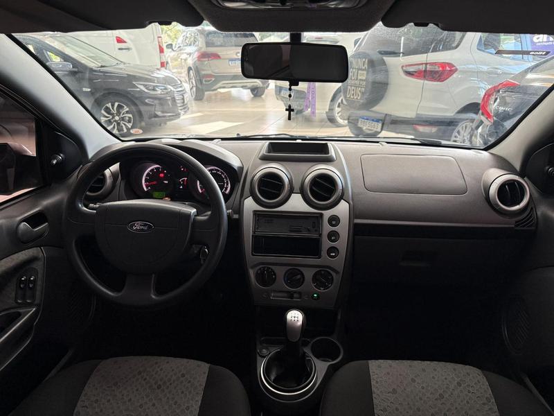 Ford Fiesta 1.6 Flex - foto 13