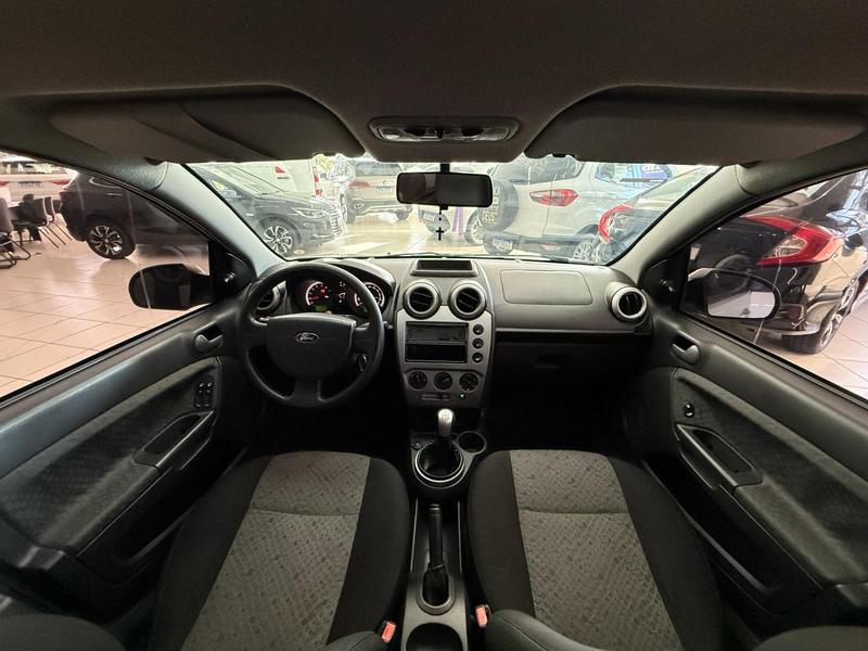Ford Fiesta 1.6 Flex - foto 12