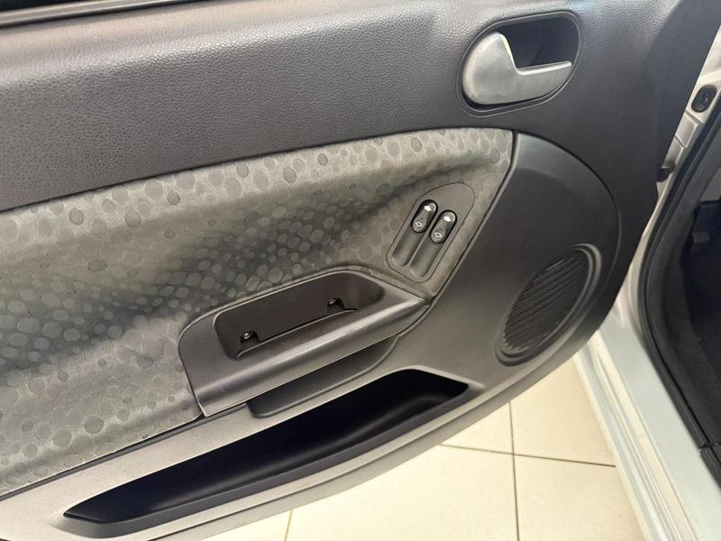 Ford Fiesta 1.6 Flex - foto 8