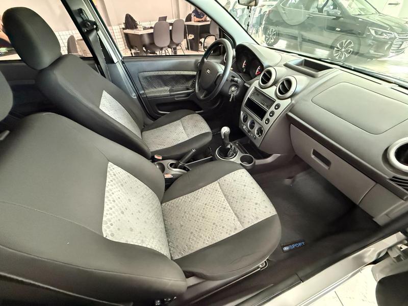 Ford Fiesta 1.6 Flex - foto 14