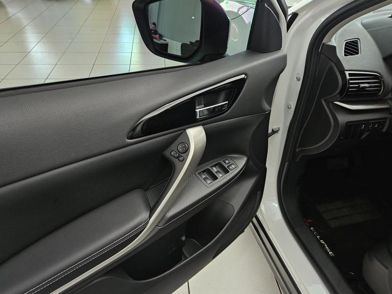 Mitsubishi Eclipse Cross Hpe 1.5 16V 165cv Automático - foto 9