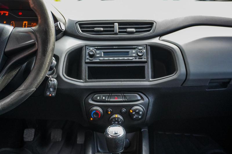 Chevrolet Onix Hatch LT 1.0 8V Flexpower 5P Mec. - foto 13