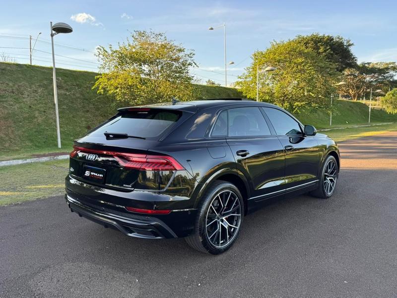 Audi Q8 3.0 TFSI - foto 6