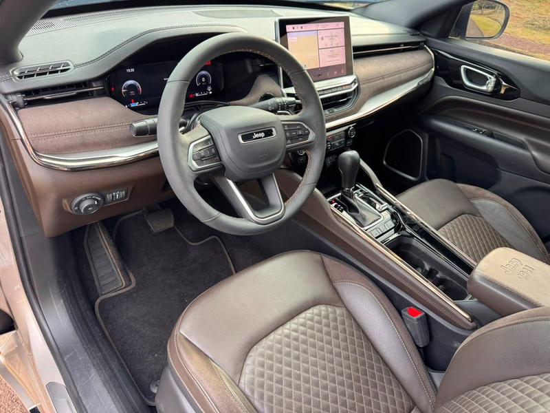 Jeep Commander Overland Turbo - foto 8