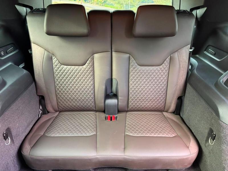 Jeep Commander Overland Turbo - foto 14