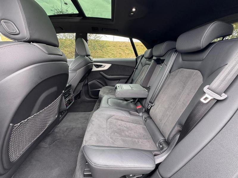 Audi Q8 Perfblack 3.0 TFSI Quat S Tr - foto 13
