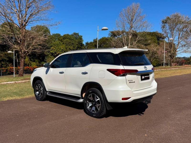 Toyota SW4 Srx 4X4 2.8 TDI 16V Dies. Aut. - foto 4