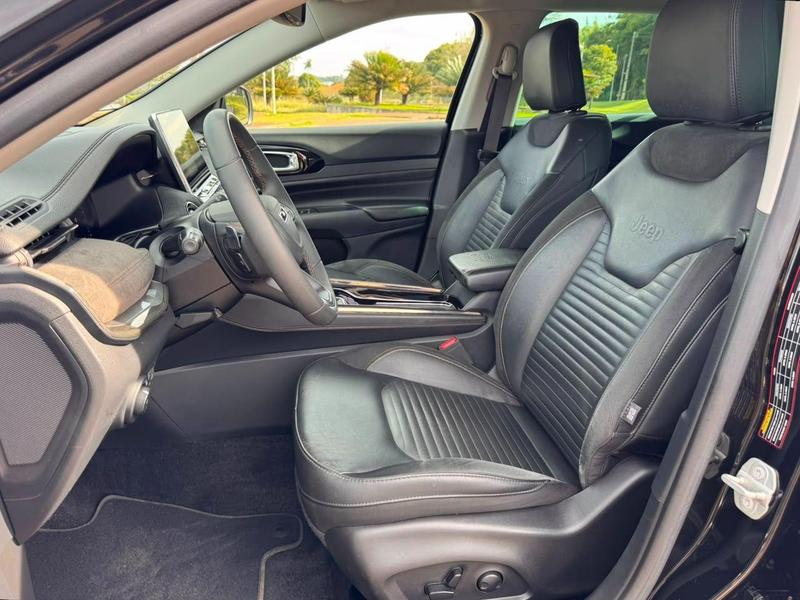 Jeep Commander Lim T270 - foto 11
