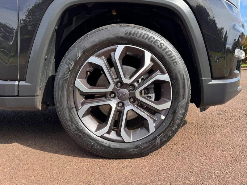 Jeep Commander Lim T270 - foto 14
