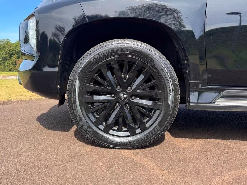 Mitsubishi Pajero Sport Legnd - foto 14