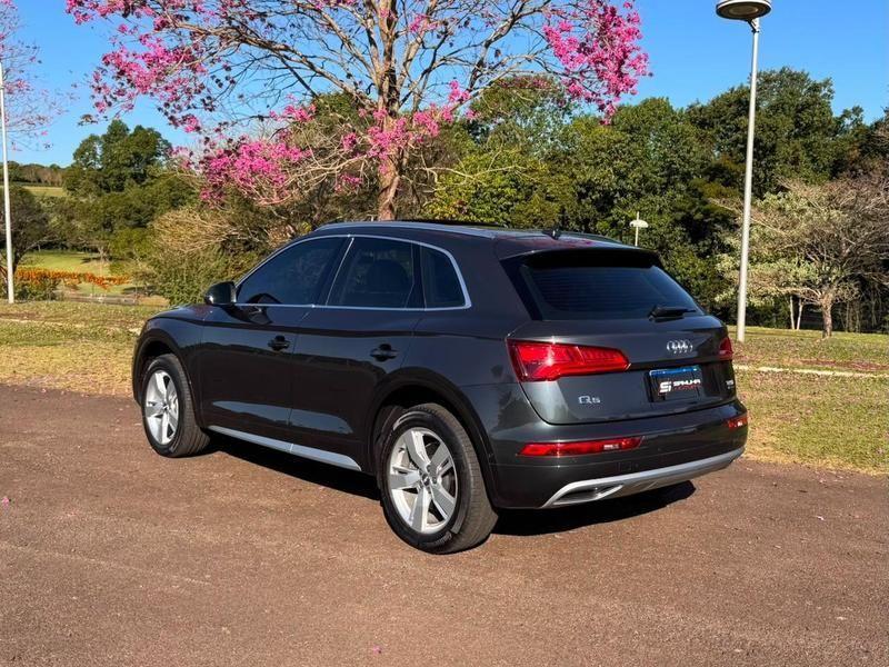 Audi Q5 Ambiente Quattro Tiptronic 2.0 TFSI 16V Aut. - foto 4