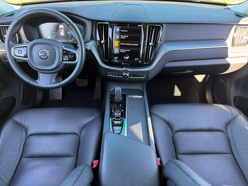 Volvo XC60 T8 Momentum - foto 9