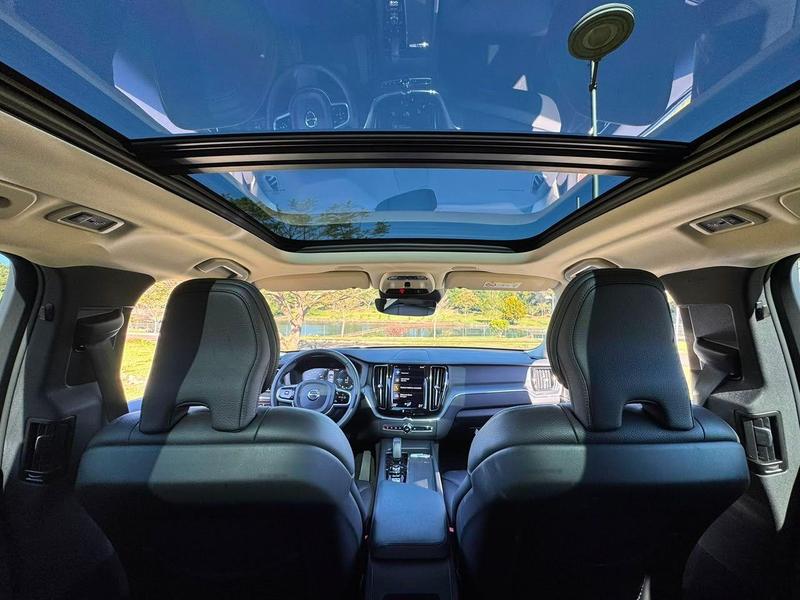Volvo XC60 T8 Momentum - foto 11