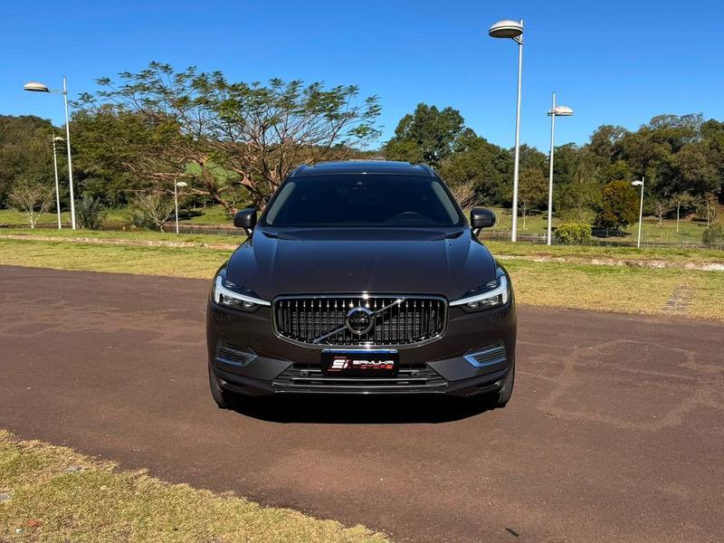 Volvo XC60 T8 Momentum - foto 2