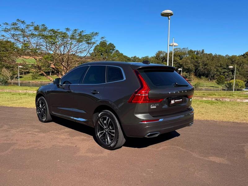 Volvo XC60 T8 Momentum - foto 4