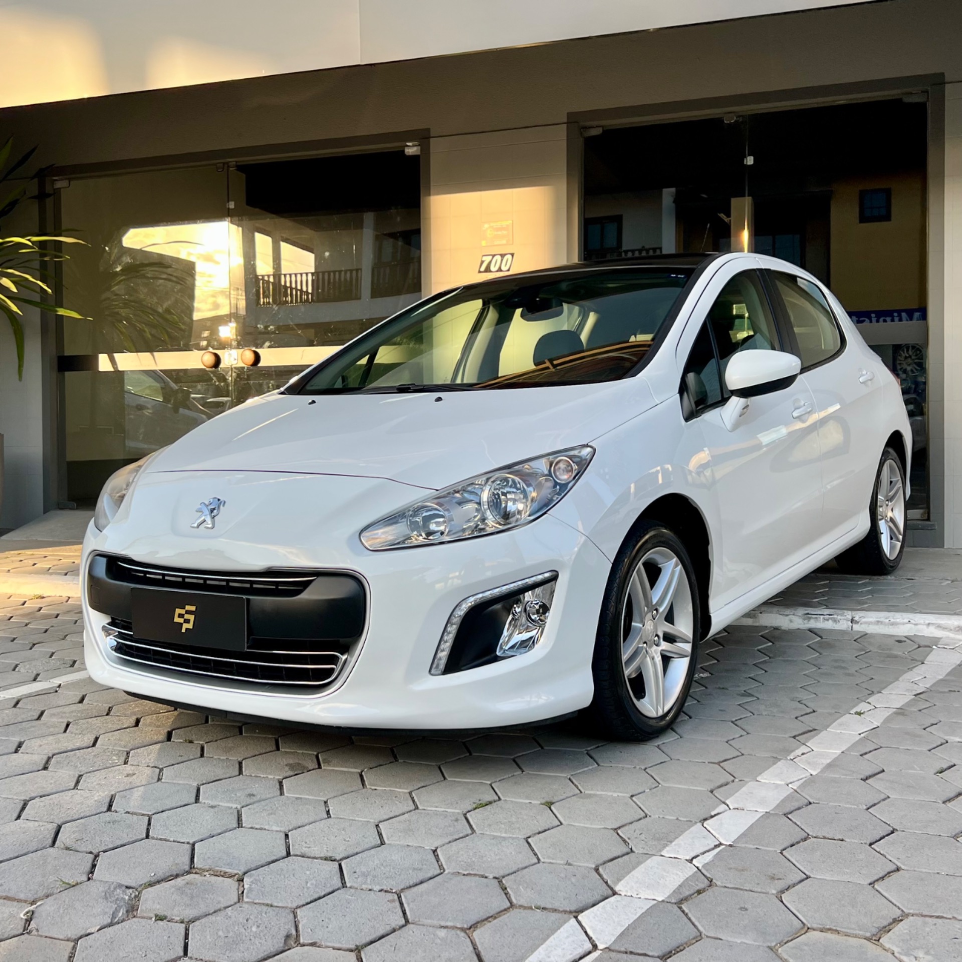 Peugeot 308     2015