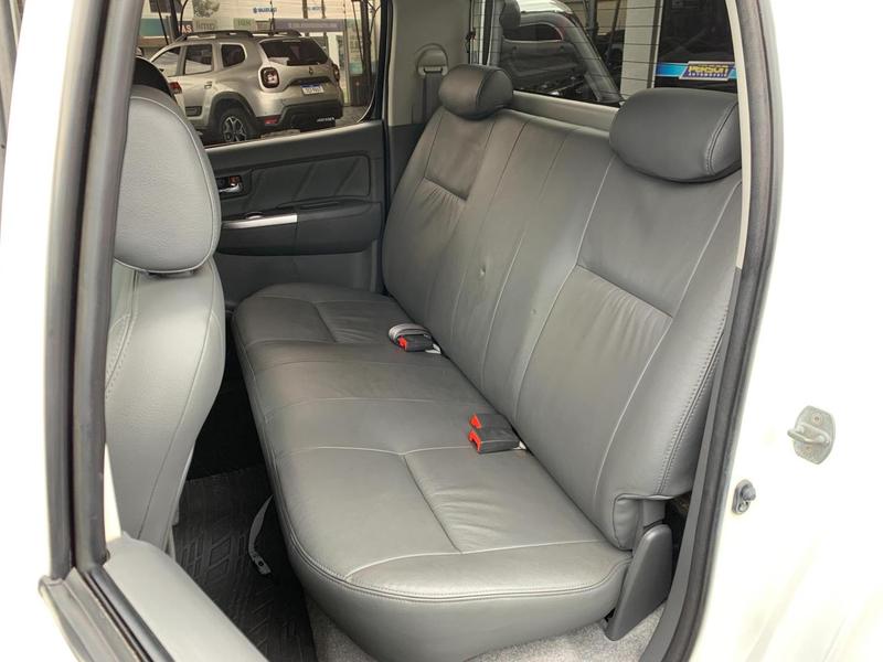 Toyota Hilux Cd4x2 Srv - foto 8