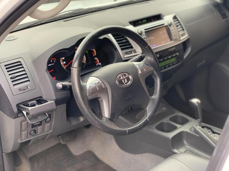 Toyota Hilux Cd4x2 Srv - foto 9