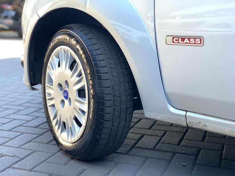 Ford Fiesta Sedan 1.6 Flex - foto 12