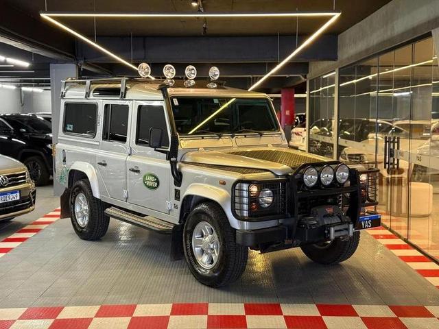 LAND ROVER DEFENDER 110 STANDARD — foto 1