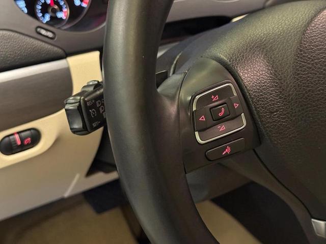 VOLKSWAGEN JETTA 2.0T — foto 16