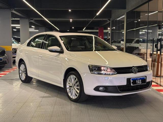 VOLKSWAGEN JETTA 2.0T — foto 1