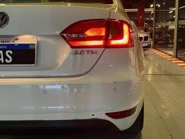 VOLKSWAGEN JETTA 2.0T — foto 9