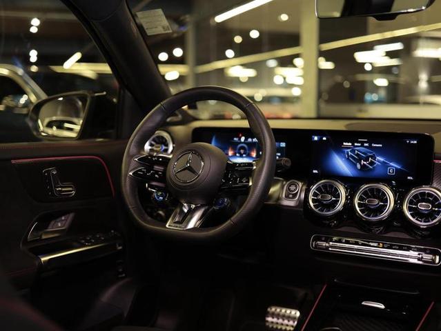 MERCEDES-BENZ AMG GLB35 4M — foto 14