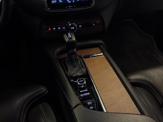 VOLVO XC90 D5 INSCRIPT — foto 20