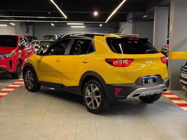 KIA STONIC MHEV SX — foto 4