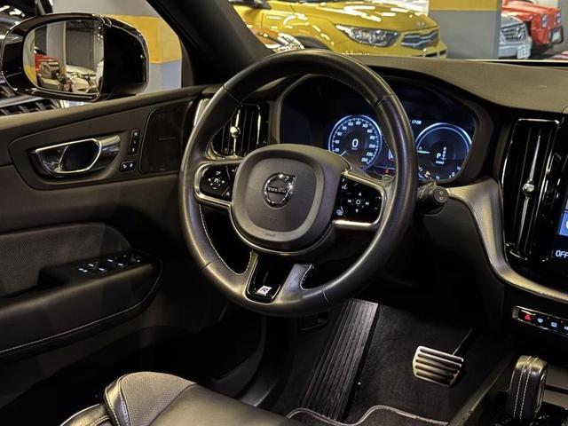 VOLVO XC60 T8 R-DESIGN — foto 15