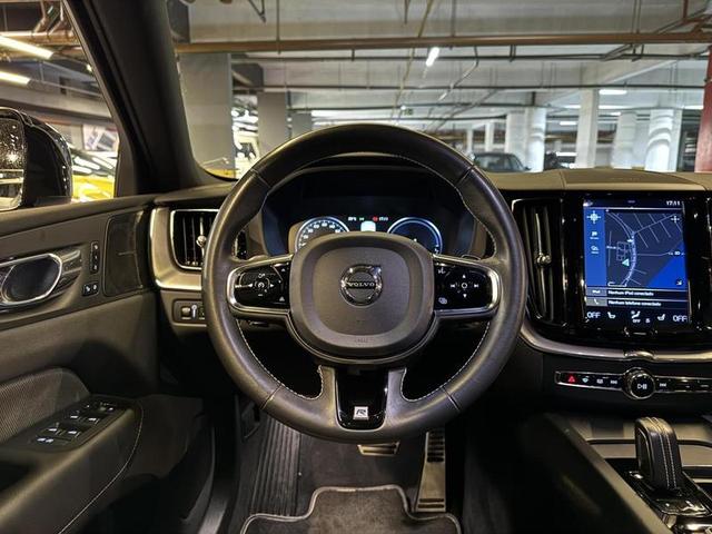 VOLVO XC60 T8 R-DESIGN — foto 16