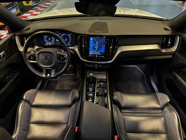 VOLVO XC60 T8 R-DESIGN — foto 14